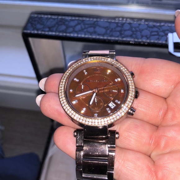 Brown MK watch - Picture 1 of 2